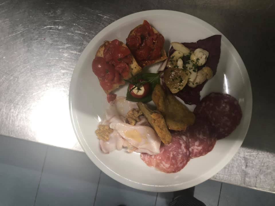 119060382_3251044224965074_2580256238642822417_n